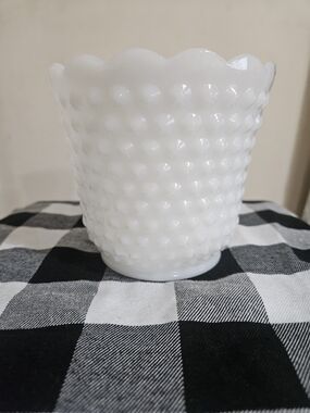 Fire King White Hobnail Scalloped Rim Planter 🤍